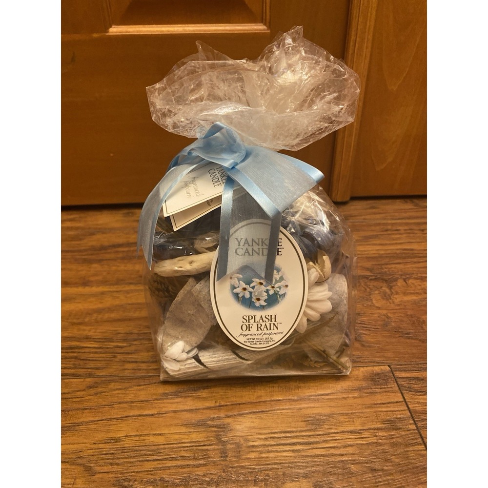 NEW Yankee Candle Splash Of Rain Fragranced Potpourri 10 Oz Decorative Beach